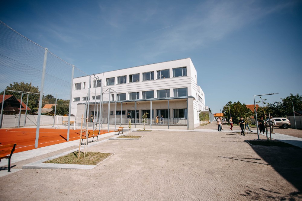 Új korszak a speciális oktatásban: átadták Románia legmodernebb speciális iskoláját Sepsiszentgyörgyön